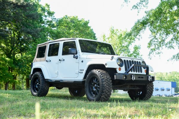 2013White_JKU_TanTOP_6 2013White_JKU_TanTOP_6